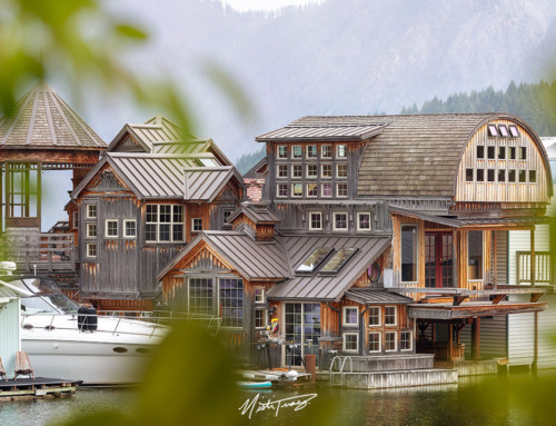 Photographing a Lakeside Town Full of Floating Homes